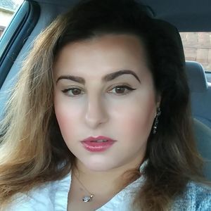 Meet your Posher, Georgiana roxana